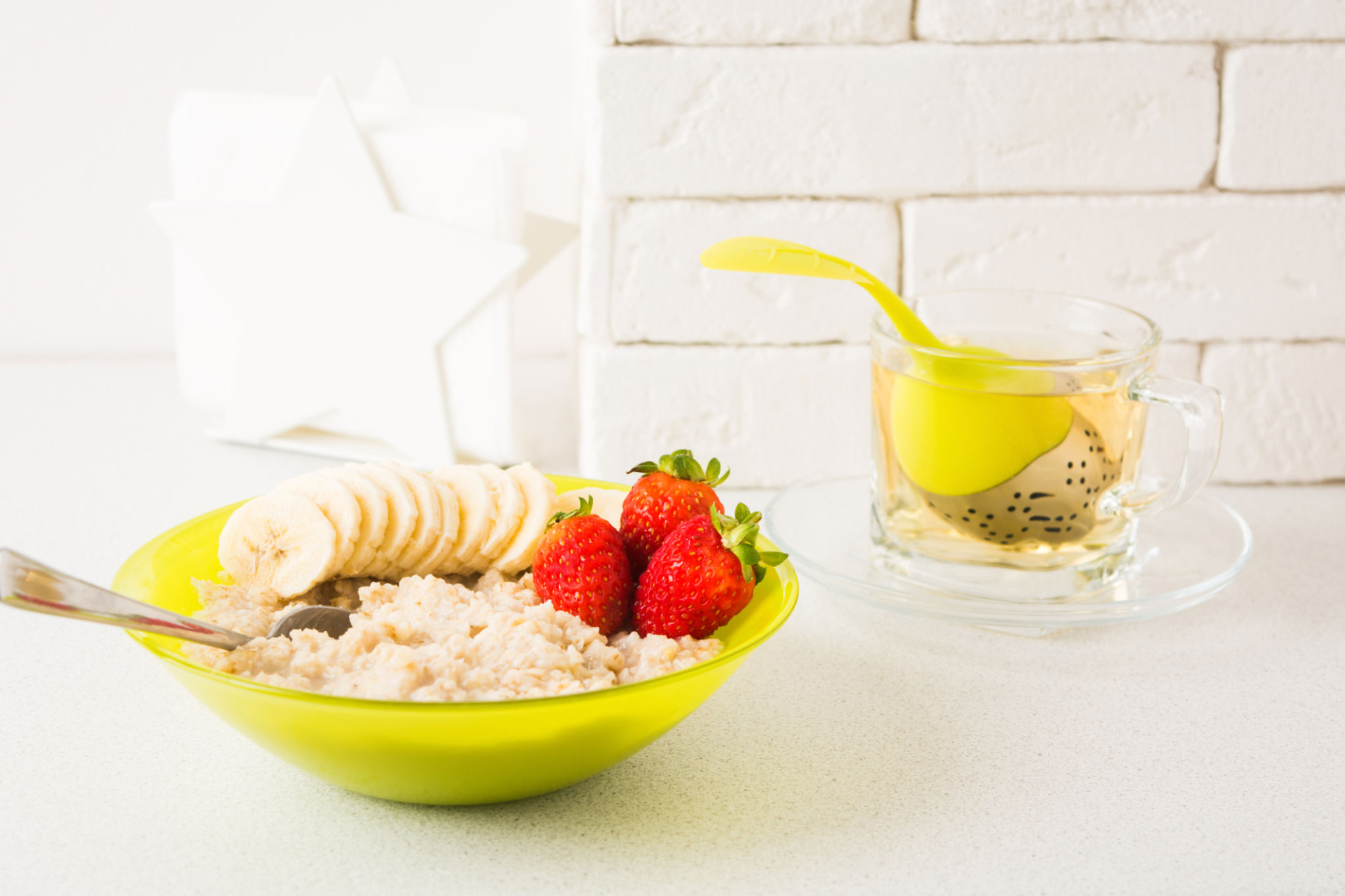 colazione con acqua e fibra per intestino pigro donne over 40 gonfiore addominale