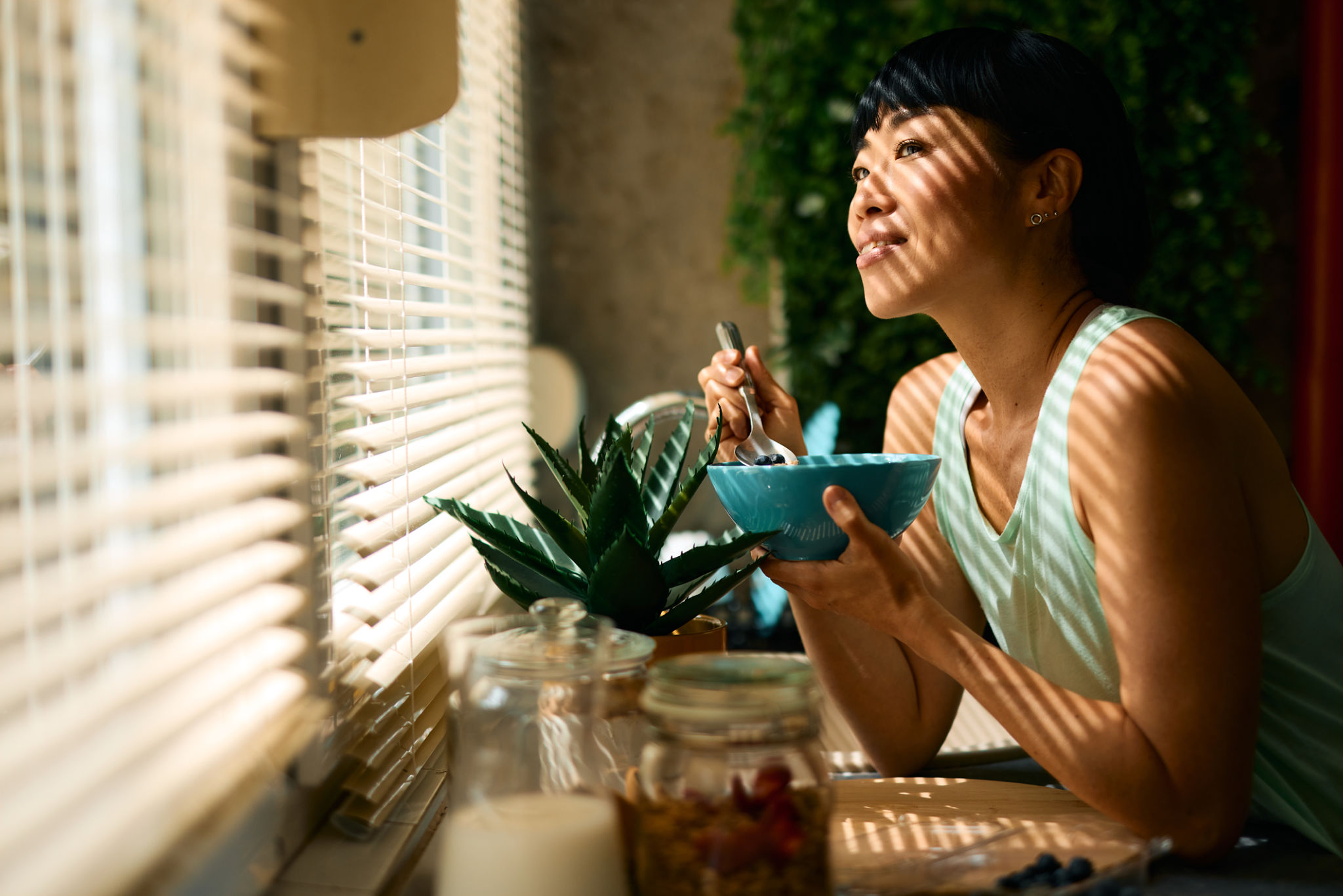 donna over 40 momento relax mattutino – orari pasti gonfiore addominale