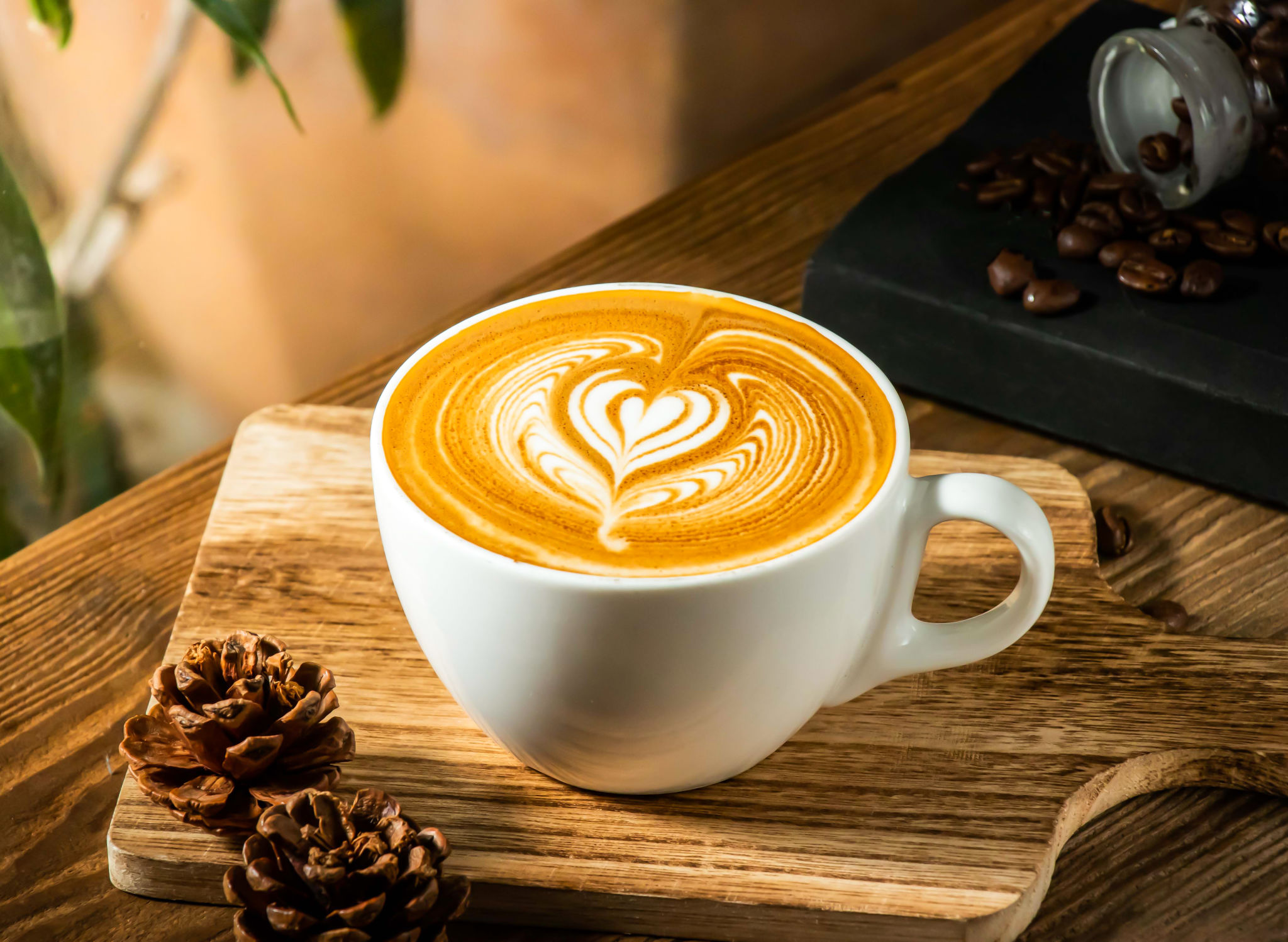 schiuma del cappuccino gonfia perché incorpora aria nello stomaco